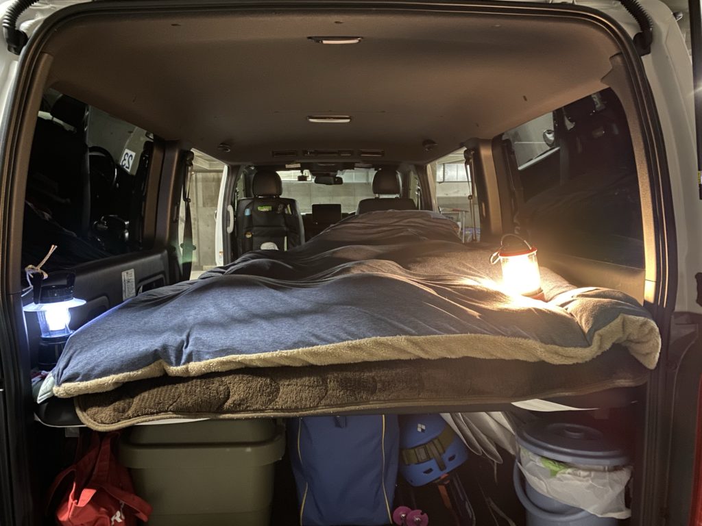 車中泊用ベッドキットを購入して１年。控え目に言っても最高です 